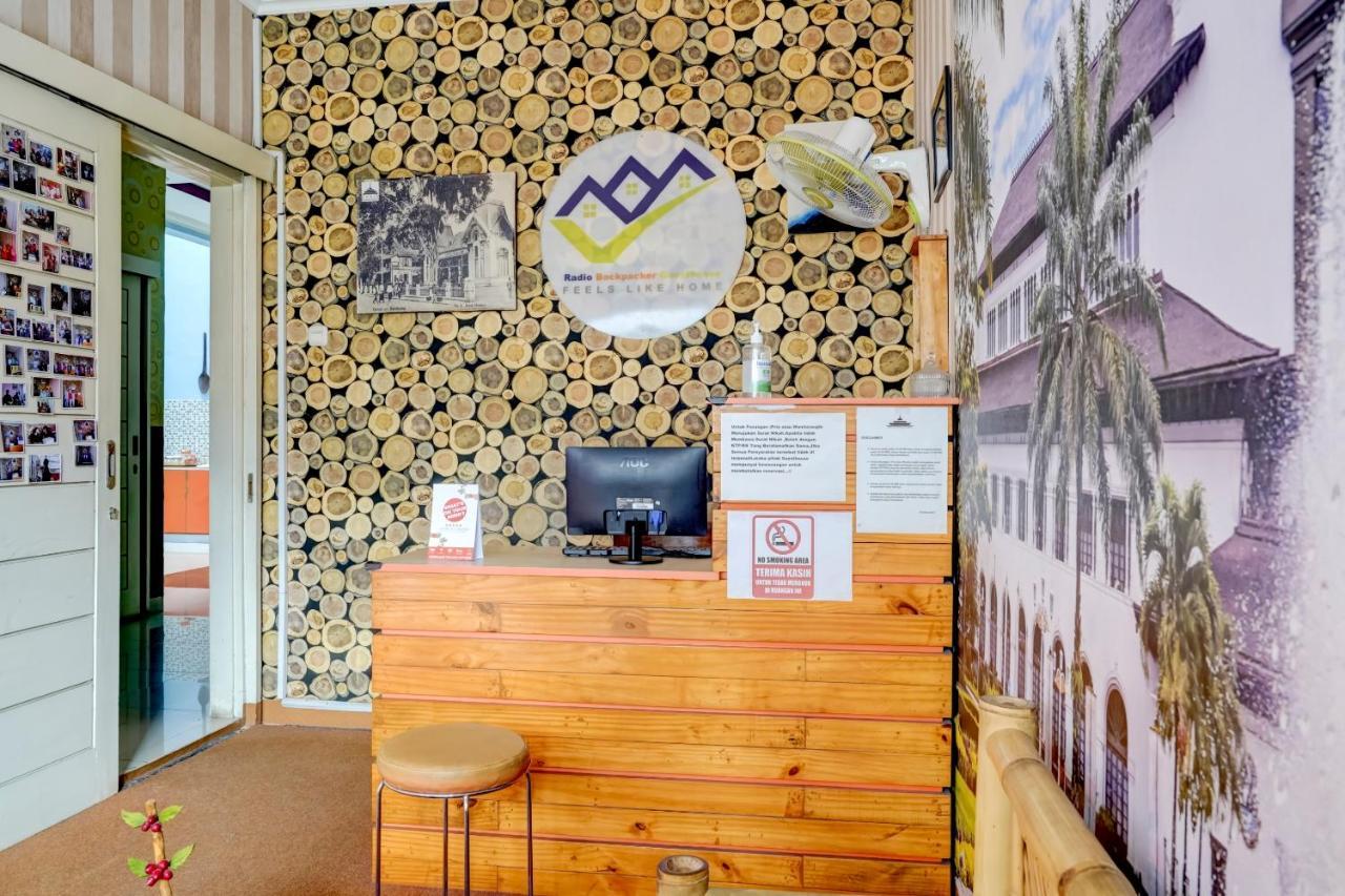 Radio Backpacker Guesthouse Syariah Bandung Exterior foto